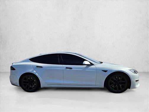 2022 Tesla Model S Plaid