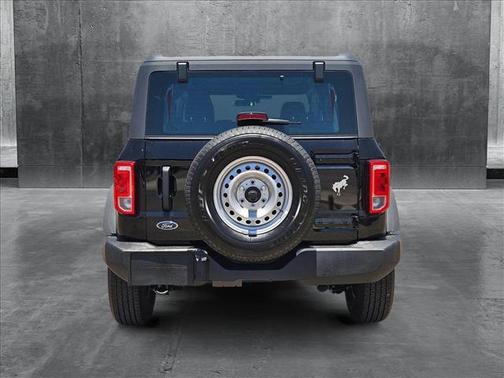 2025 Ford Bronco Base 4 Door 4x4