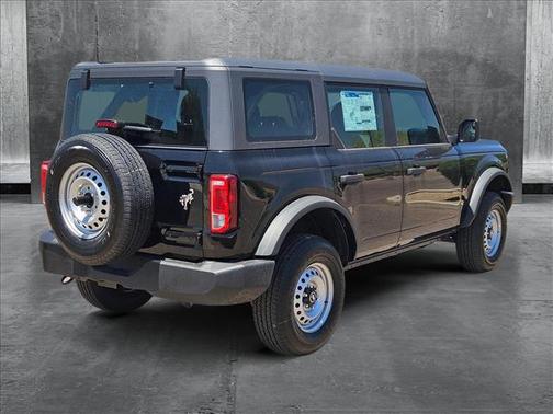 2025 Ford Bronco Base 4 Door 4x4