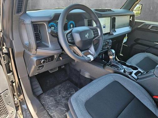 2025 Ford Bronco Base 4 Door 4x4