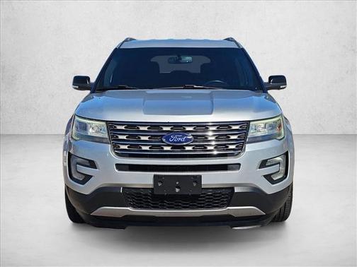 Ingot Silver Metallic 2017 Ford Explorer XLT