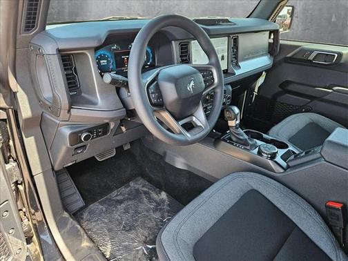 2025 Ford Bronco Base 4 Door 4x4