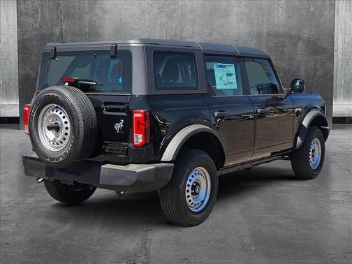 2025 Ford Bronco Base 4 Door 4x4