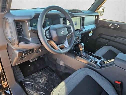 2025 Ford Bronco Base 4 Door 4x4