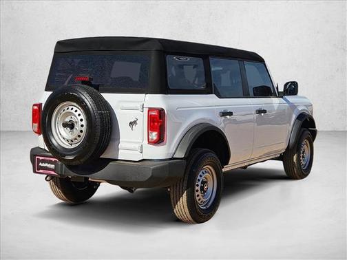 2025 Ford Bronco Base 4 Door 4x4
