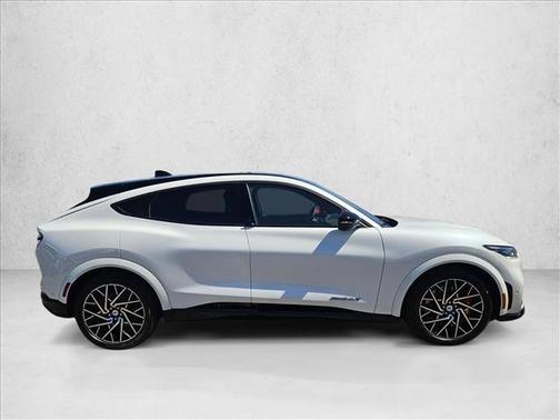 Star White Metallic Tri-Coat 2021 Ford Mustang Mach-E GT
