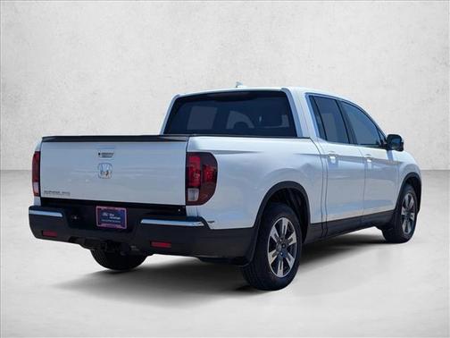White 2017 Honda Ridgeline RTL