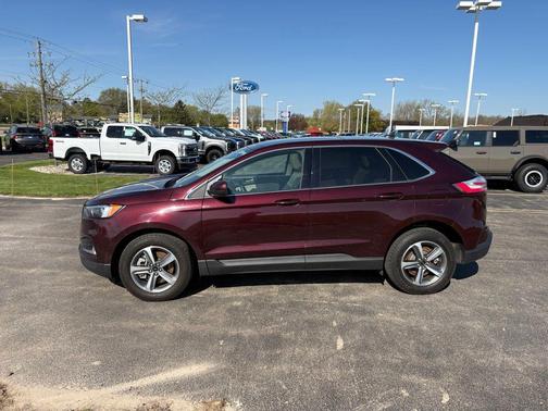 Burgundy Velvet Metallic Tinted Clearcoat 2024 Ford Edge SEL