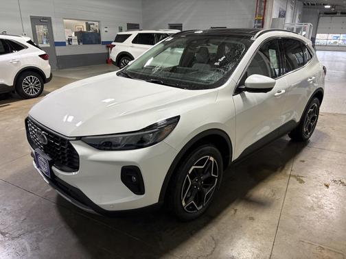 2026 Ford Escape Platinum