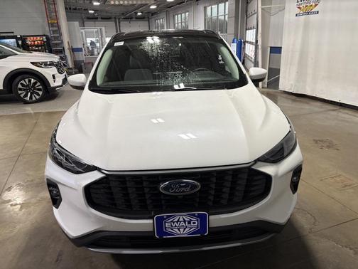 2026 Ford Escape Platinum