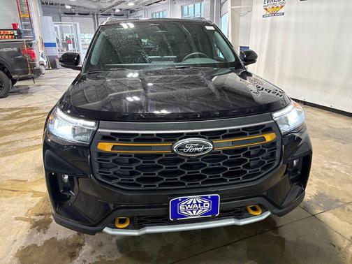 Agate Black Metallic 2026 Ford Explorer Tremor