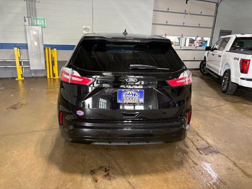 Agate Black Metallic 2024 Ford Edge ST Line