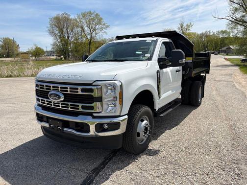 Oxford White 2025 Ford F-350 XL