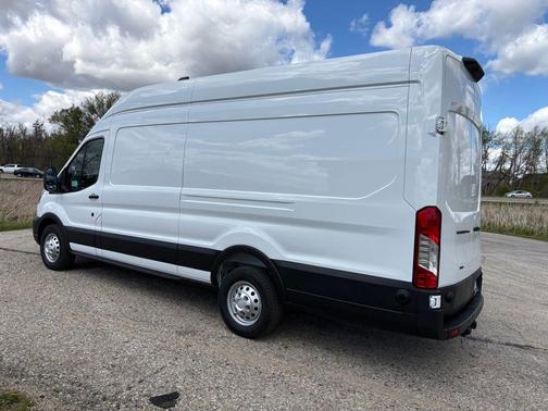 Oxford White 2026 Ford Transit-250 Base