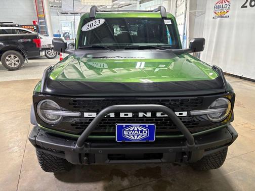 Eruption Green Metallic 2023 Ford Bronco Wildtrak