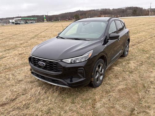 Agate Black Metallic 2023 Ford Escape ST-Line