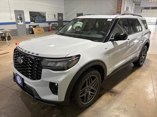 Space White Metallic 2026 Ford Explorer ST-Line