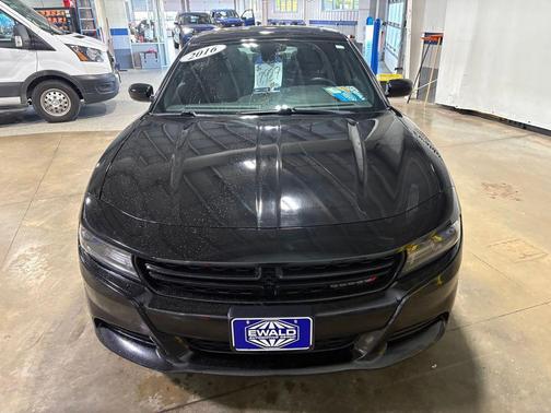 Pitch Black 2016 Dodge Charger SXT