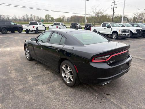 Pitch Black 2016 Dodge Charger SXT