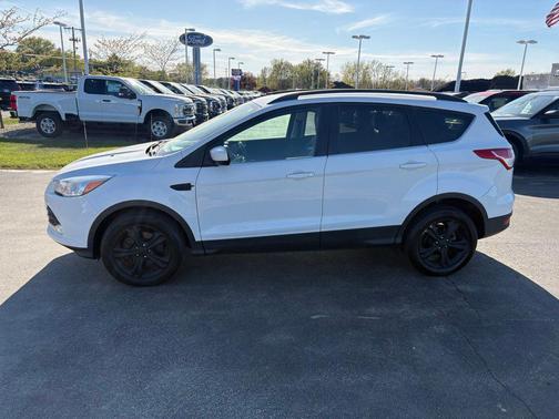 White 2016 Ford Escape SE