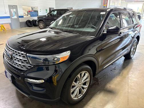Agate Black Metallic 2023 Ford Explorer Limited