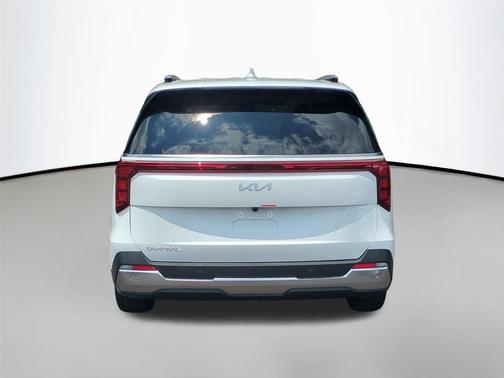 Snow White Pearl 2026 Kia Carnival SX