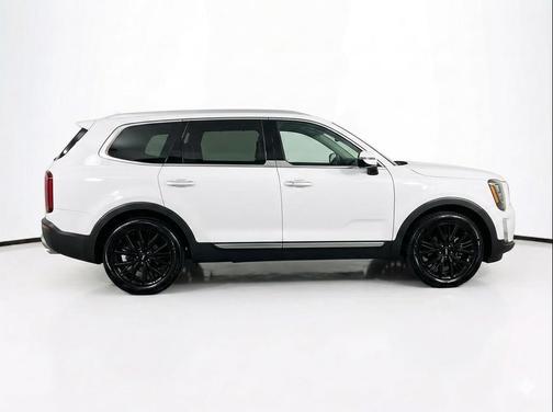 Glacial White Pearl 2022 Kia Telluride SX