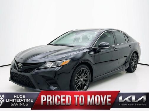 Midnight Black Metallic 2020 Toyota Camry XSE
