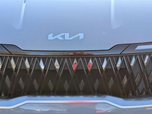 Ceramic Silver 2026 Kia Carnival EX