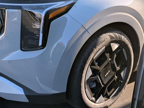 Ceramic Silver 2026 Kia Carnival EX