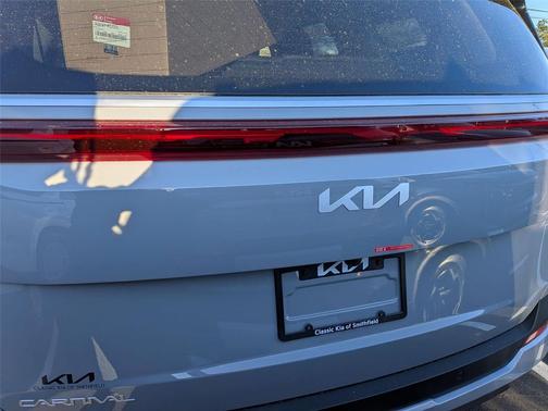 Ceramic Silver 2026 Kia Carnival EX