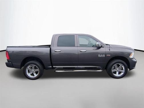 Brilliant Black Crystal Pearlcoat 2017 RAM 1500 Express