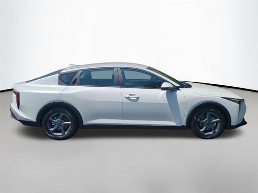 Snow White Pearl 2026 Kia K4 LXS