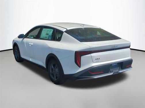 Snow White Pearl 2026 Kia K4 LXS