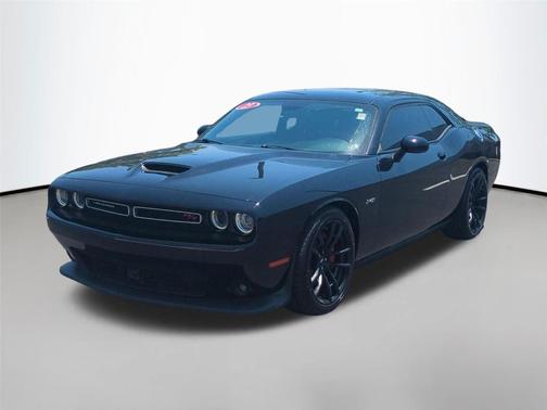 Pitch Black Clearcoat 2023 Dodge Challenger R/T