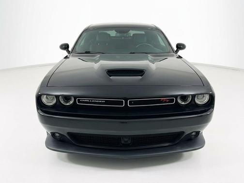 Pitch Black Clearcoat 2023 Dodge Challenger R/T