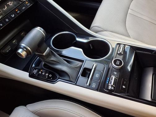 Ebony Black 2021 Kia K5 EX