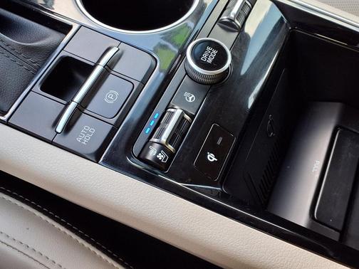 Ebony Black 2021 Kia K5 EX