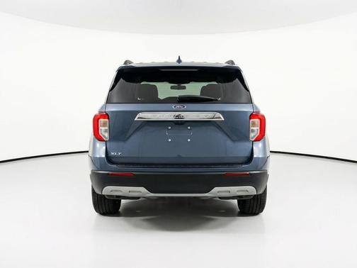 Infinite Blue Metallic Tinted Clearcoat 2021 Ford Explorer XLT