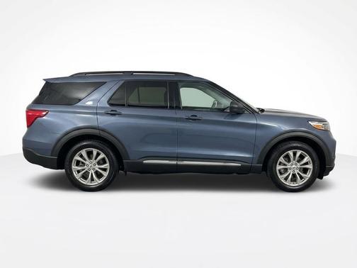 Infinite Blue Metallic Tinted Clearcoat 2021 Ford Explorer XLT