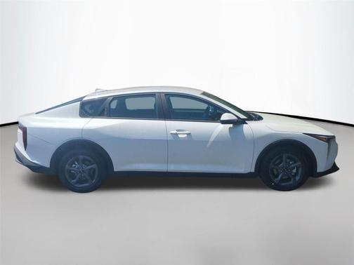 Snow White Pearl 2026 Kia K4 LXS