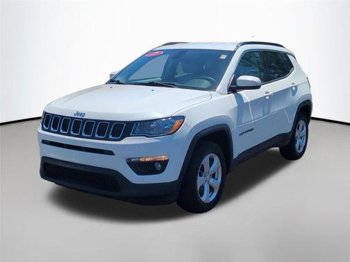 White Clearcoat 2017 Jeep New Compass Latitude