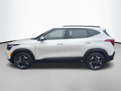 Snow White Pearl 2026 Kia Seltos EX
