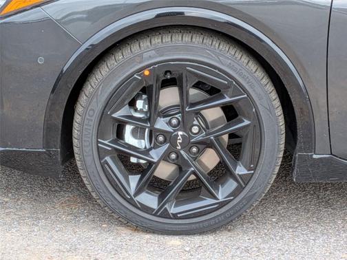 2025 Kia K4 GT-Line Turbo