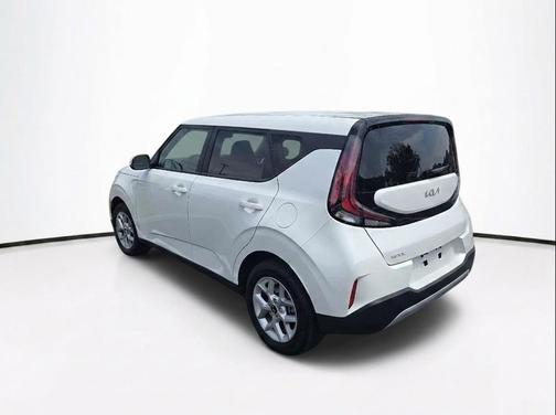 Snow White Pearl 2025 Kia Soul LX