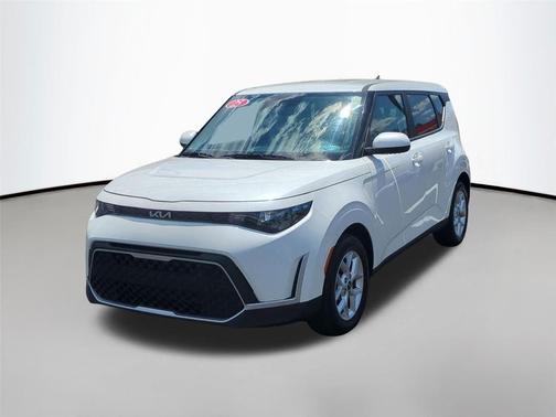 Snow White Pearl 2025 Kia Soul LX