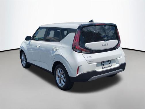 Snow White Pearl 2025 Kia Soul LX