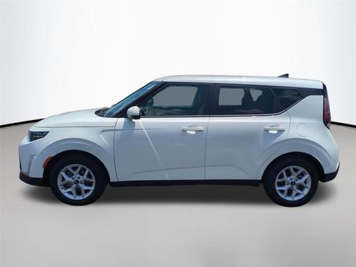 Snow White Pearl 2025 Kia Soul LX