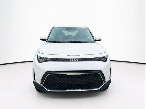 Snow White Pearl 2025 Kia Soul LX