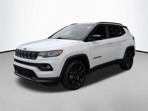 Bright White Clearcoat 2024 Jeep Compass Latitude